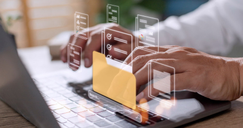 Nuevos informes sobre datos abiertos y tecnologías relacionadas: hacia un ecosistema ético y colaborativo Ordenador con carpetas